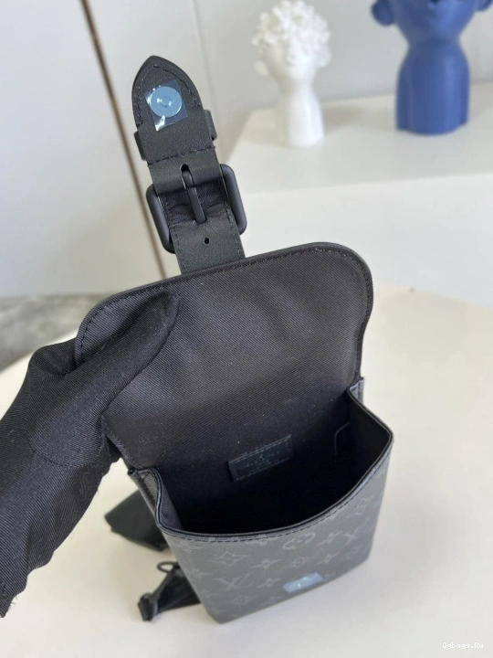 VUITTON SLINGBAG LOUIS SAUMUR 0112